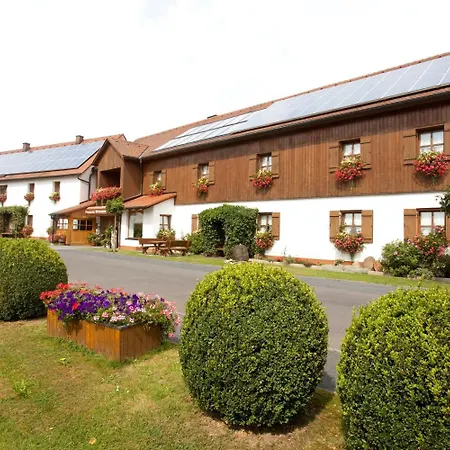 Sommer Hotell 3*